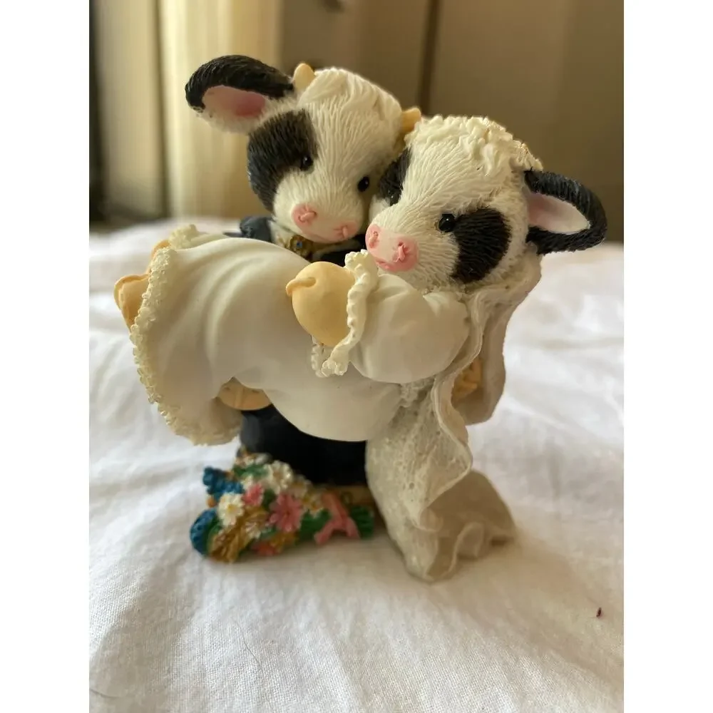 1995 Enesco Mary's Moo Moos figurine titled 